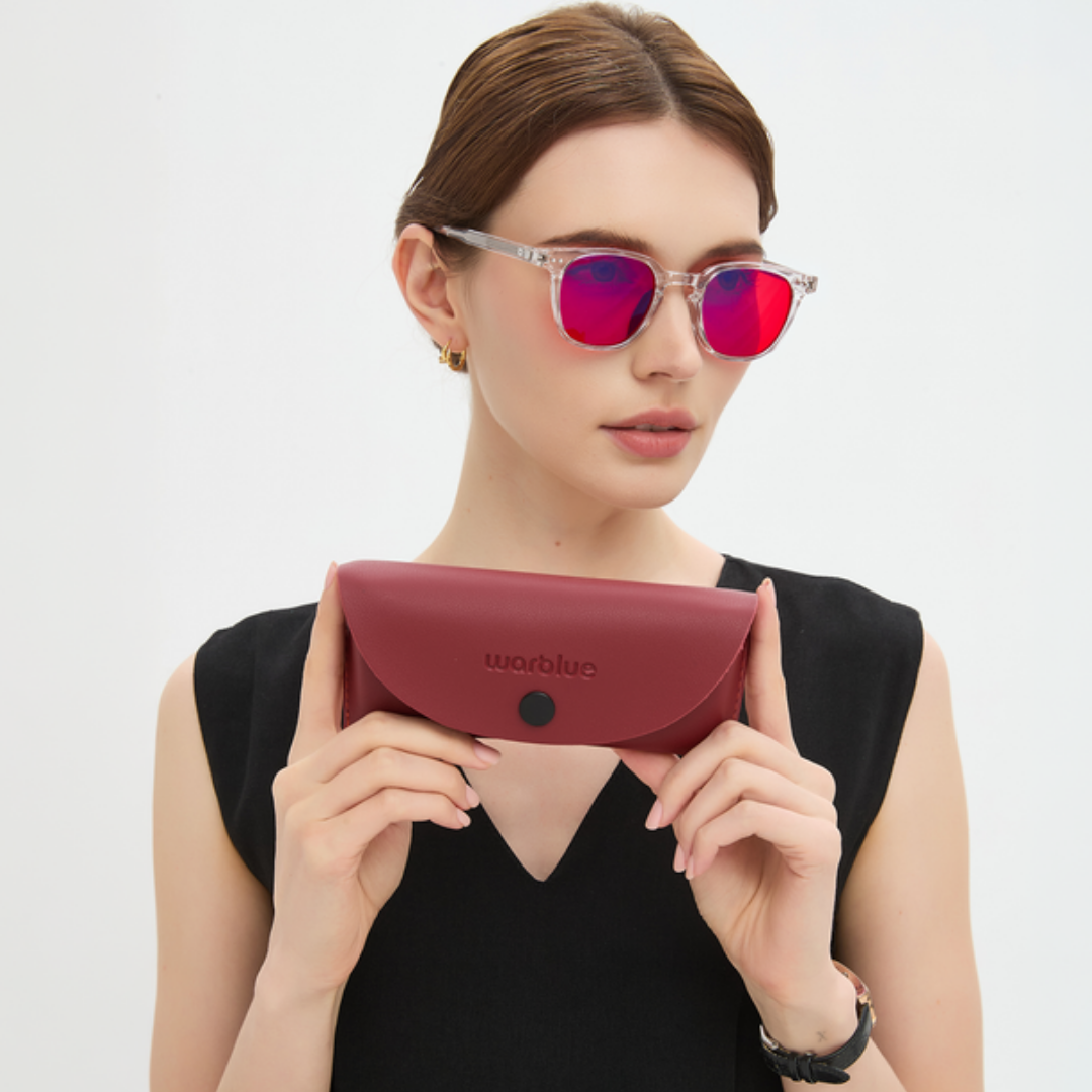 Mannequin tenant l’étui de protection Da Vinci – lunettes à monture Crystal